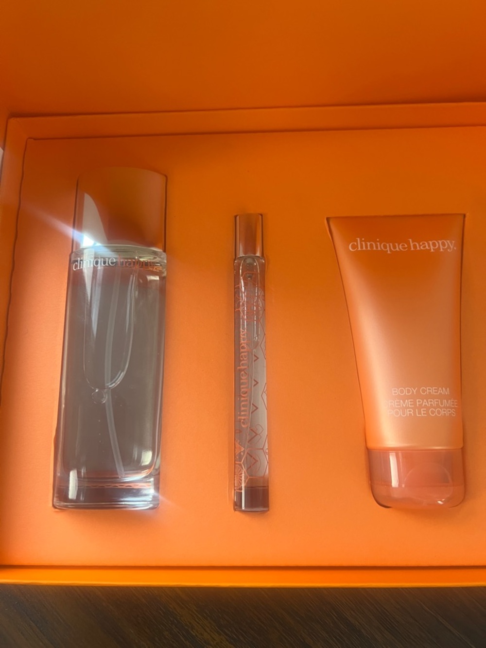 Clinique Happy Gift Set - Picture 2 of 8